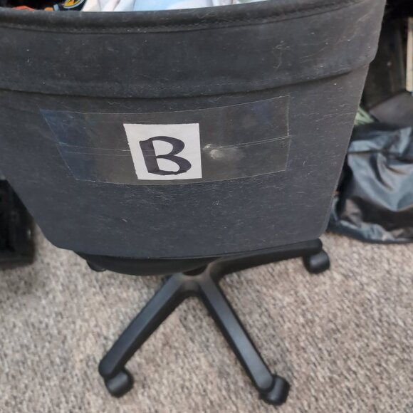 The Mountain Big Face Pug Dog Tee Beige Tie Dye Graphic T-Shirt – Men’s 2XL - Picture 9 of 9